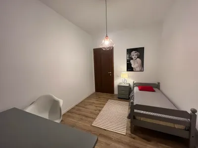 inchiriere apartament Sector 2, București dormitor luminos birou